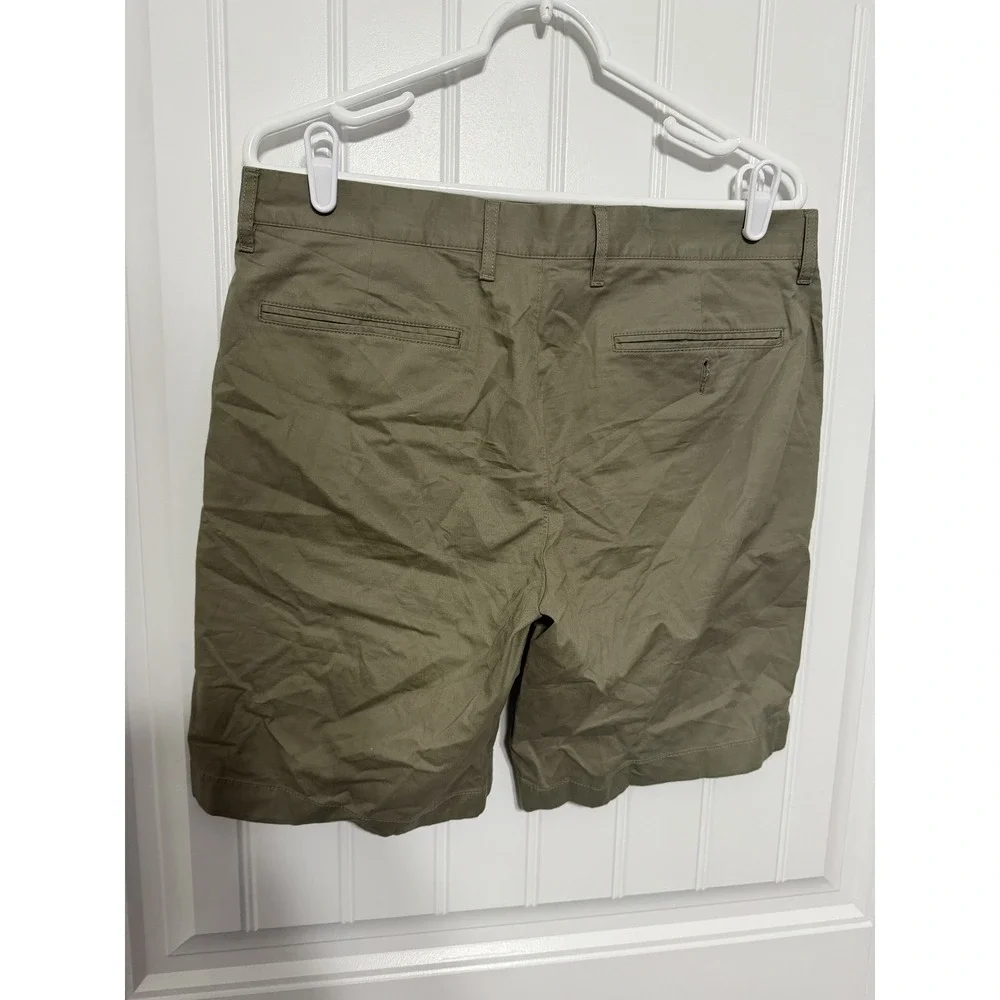 J.Crew Shorts Mens 32 Olive Green Chino 9 Inch Inseam Cotton Stretch EUC